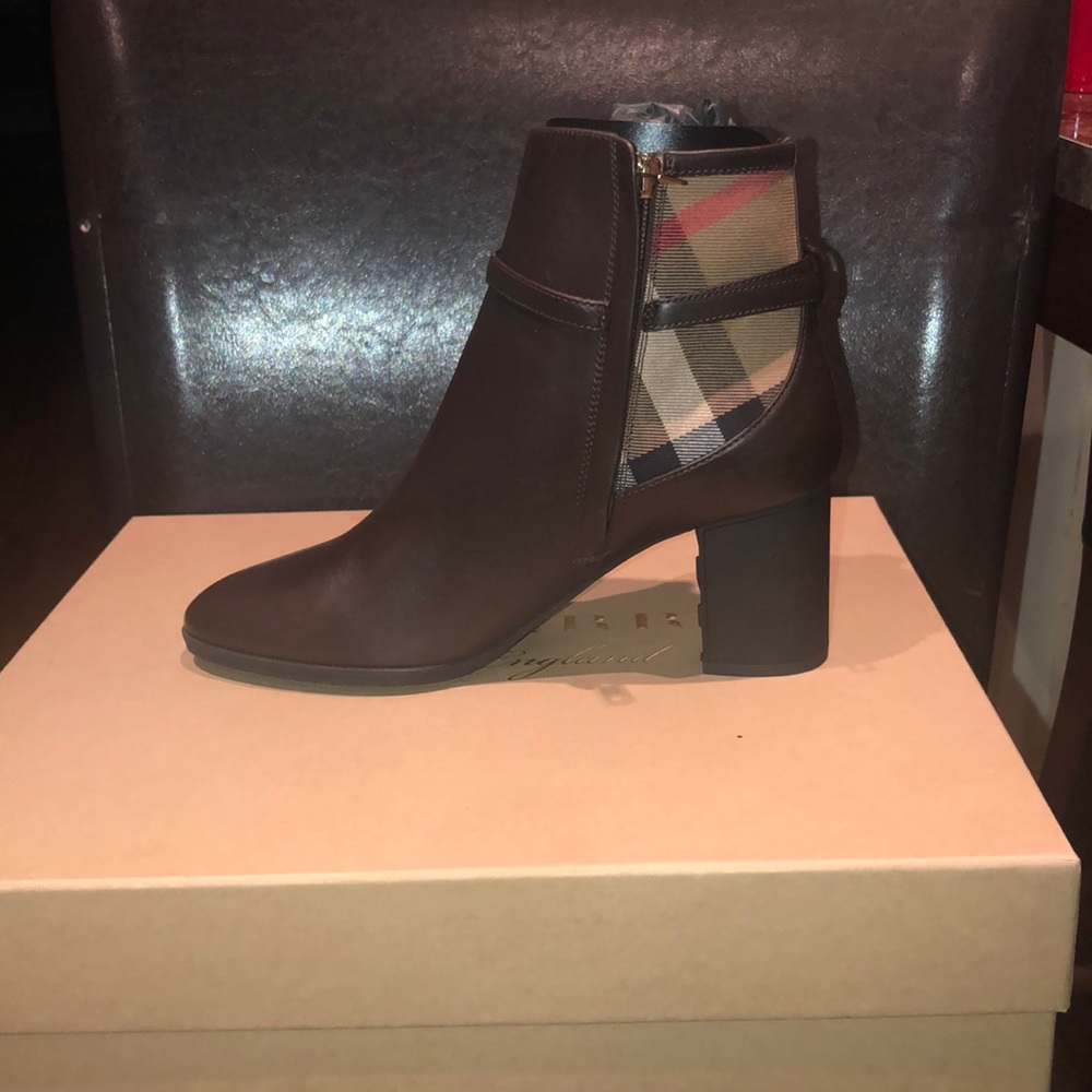Burberry booties